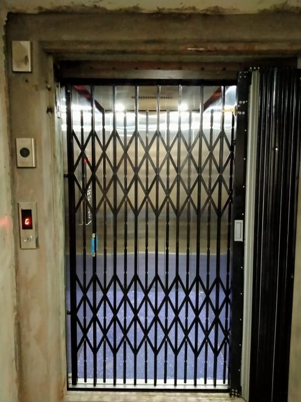 lift door